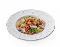 Спагетти с курицей и брокколи 