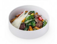 Салат с говядиной и свежим шпинатом 