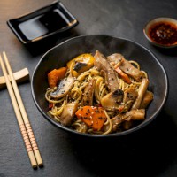 Яичный Wok свинина в сладком Чили соусе