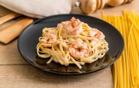 Фетучини с тигровыми креветками 