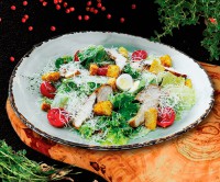 Салат цезарь с курицей