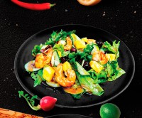 Салат цезарь с креветками