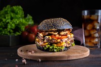 Бургер Фирменный со свиными котлетами