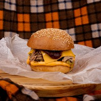 С рваной свининой из смокера