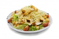 Салат Цезарь с курицей