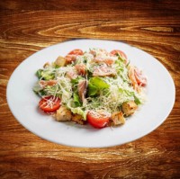 Салат цезарь