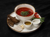 Борщ с домашним салом