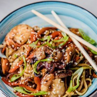 Вок с морепродуктами