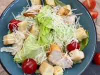 Цезарь с курицей