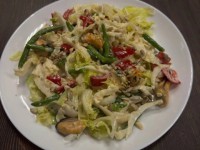 Салат с мидиями