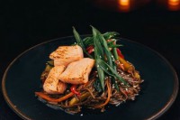 Лапша с лососем