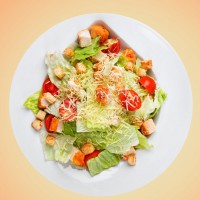 САЛАТ ЦЕЗАРЬ С КУРИЦЕЙ