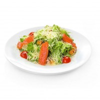 Салат Цезарь с красной рыбой