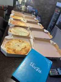 Осетинский пирог с зеленью и сыром