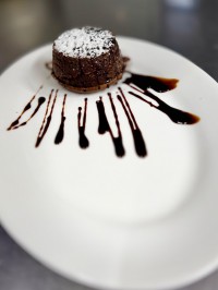 Шоколадный фондан с мороженым